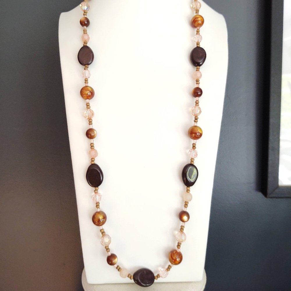 Shades of brown and pink beaded necklace
